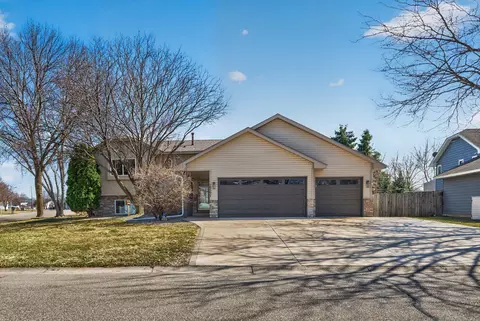 10597 61st St NE, Albertville, MN 55301