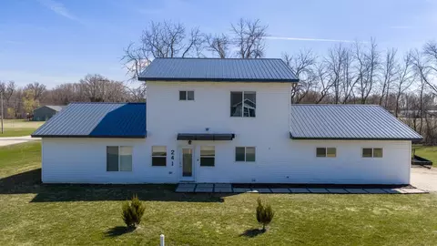 241 Pleasant St, Dexter, MN 55926