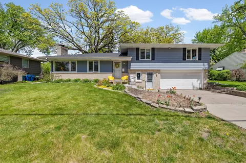 5320 Maddox Ln, Edina, MN 55436