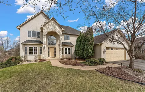9677 Jonathan Ln, Eden Prairie, MN 55347