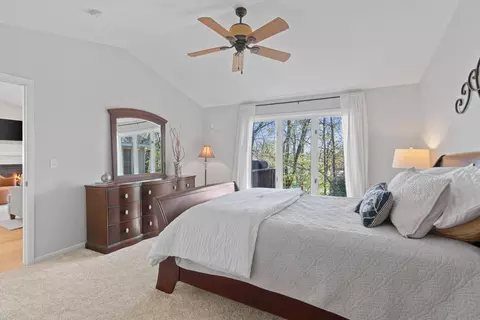 Bedroom - 5465 Gideons Ln, Excelsior, MN 55331 photo 2 of 6