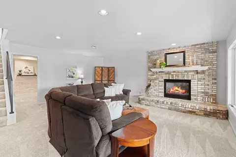 Living - 5465 Gideons Ln, Excelsior, MN 55331 photo 4 of 5