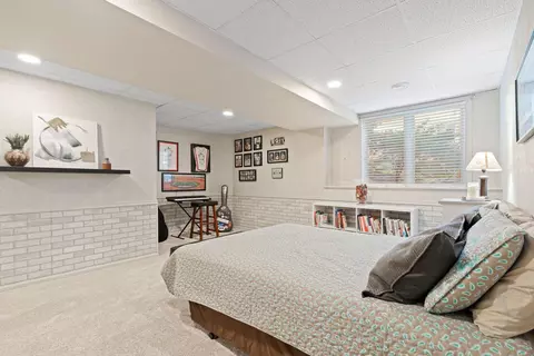 Bedroom - 5465 Gideons Ln, Excelsior, MN 55331 photo 5 of 6