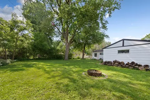 Exterior - 1213 Home Pl, Faribault, MN 55021 photo 5 of 5
