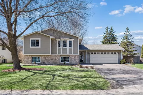 9769 Kirkwood Ln N, Maple Grove, MN 55369