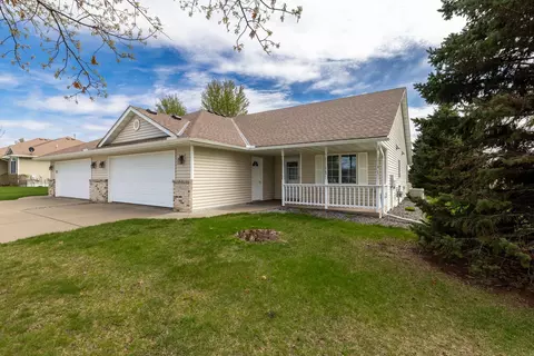 911 Prairie Oak Dr, Belle Plaine, MN 56011