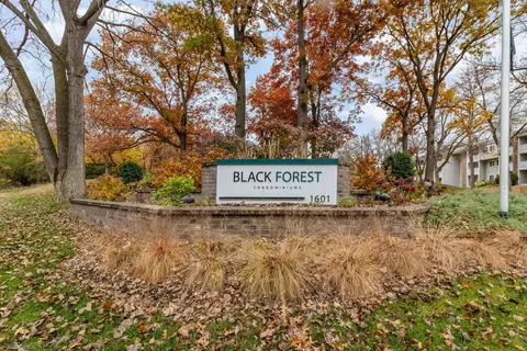 1601 N Innsbruck Dr NE #123, Fridley, MN 55432