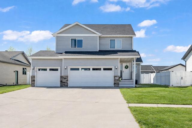 6737 21st St S, Fargo, ND 58104