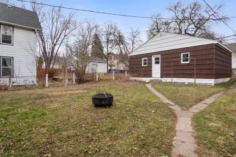 842 24th Ave SE, Minneapolis, MN 55414