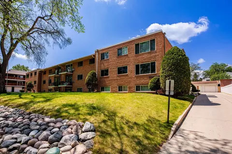 605 7th St S #20, Fargo, ND 58103