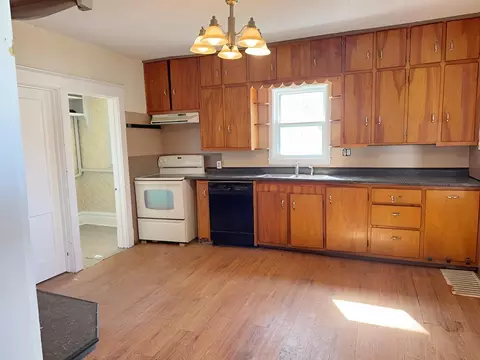 Kitchen - 1708 Laurel St, Brainerd, MN 56401 photo 2 of 2