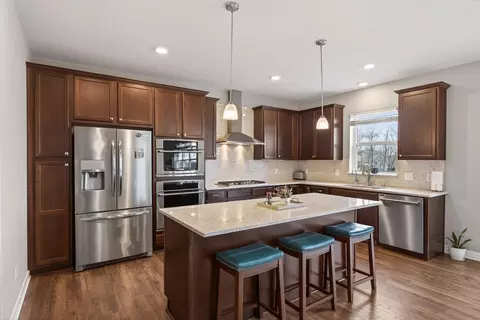 1429 Clover Preserve Ln, Chaska, MN 55318