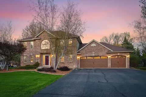 8511 Cedar Ct, Victoria, MN 55386