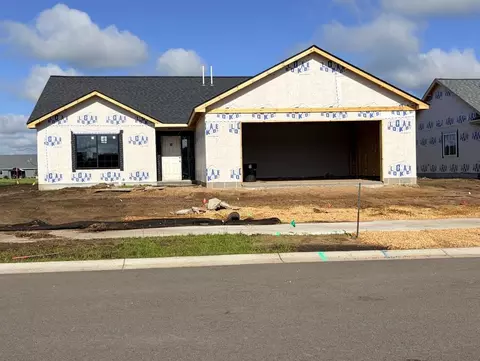 1066 Cullen St, Saint Peter, MN 56082