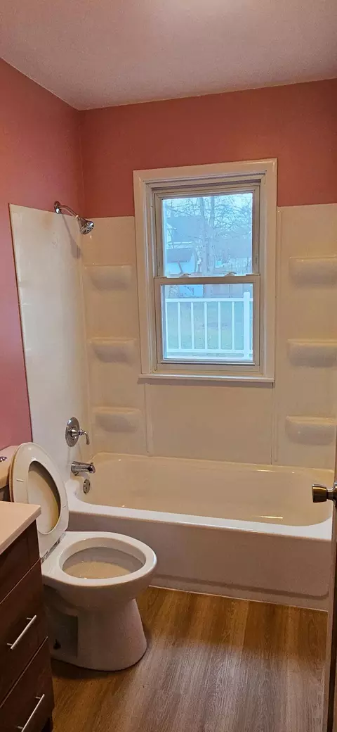 Bath - 809 10th Ave N, Saint Cloud, MN 56303 photo 1 of 1