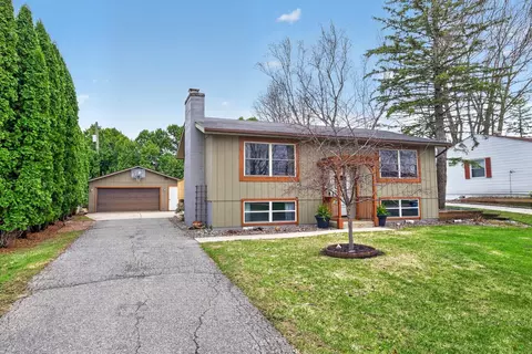 1922 38th St NW, Rochester, MN 55901