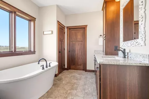 Bath - 4 170th St, River Falls, WI 54022 photo 1 of 3