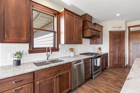 Kitchen - 4 170th St, River Falls, WI 54022 photo 3 of 5