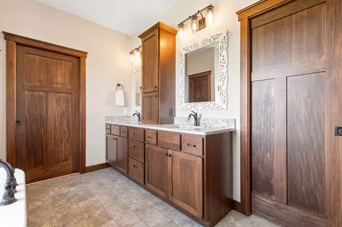 Bath - 4 170th St, River Falls, WI 54022 photo 2 of 3