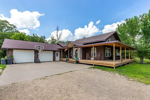 13520 W Lake Sallie Dr, Detroit Lakes, MN 56501