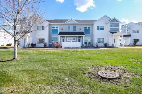 4390 46th Ave S #B, Fargo, ND 58104