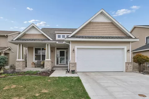2828 Hawk Ridge Rd NW, Prior Lake, MN 55372