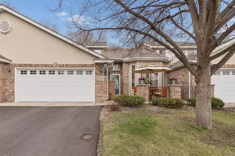 9121 Meadow Pl, Savage, MN 55378