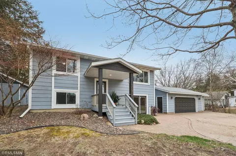 30875 Montclair Dr, Lindstrom, MN 55045