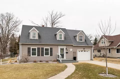 335 2nd Ave NW, Mayville, ND 58257