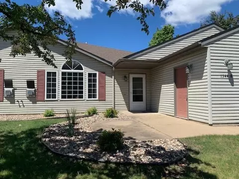 1344 Carriage Dr #1344-B, Hudson, WI 54016