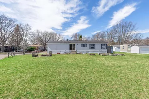 Exterior - 511 Elm St E, Buffalo, MN 55313 photo 4 of 6