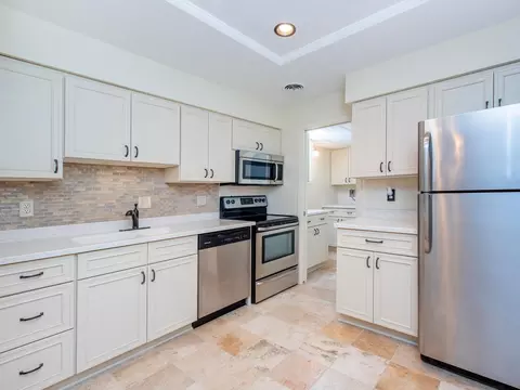 2275 Youngman Ave #306W, Saint Paul, MN 55116