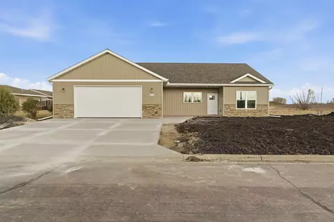 424 22nd Ave NW, Waseca, MN 56093