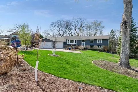 2707 Walters Port Ln, Excelsior, MN 55331