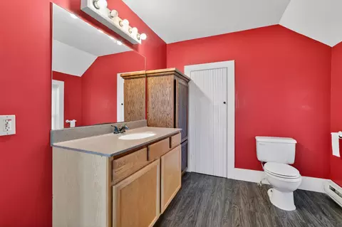 Bath - 640 2nd Ave NW, Plainview, MN 55964 photo 2 of 3