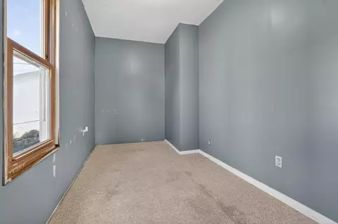 Bedroom - 640 2nd Ave NW, Plainview, MN 55964 photo 2 of 9