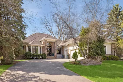 9250 Breckenridge Ln, Eden Prairie, MN 55347
