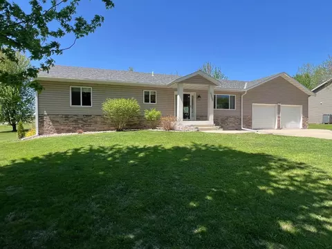 4806 22nd St NE, Willmar, MN 56201