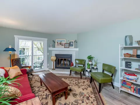 1736 Pleasant St #A, Saint Paul, MN 55113