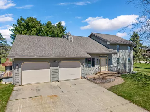 510 Mcintosh Rd, La Crescent, MN 55947