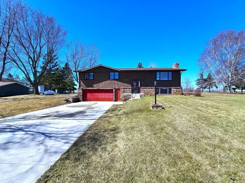 17132 River Oaks Blvd, Fergus Falls, MN 56537