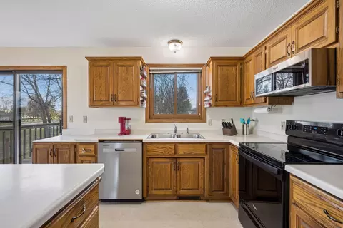 Kitchen - 32185 Terry Rd, Avon, MN 56310 photo 6 of 6