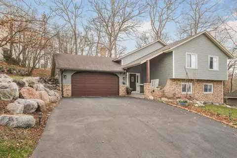 5821 Timber Trl SE, Prior Lake, MN 55372