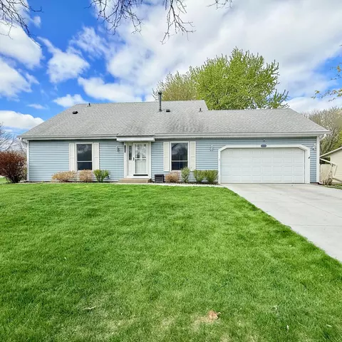 8989 Jasmine Ln S, Cottage Grove, MN 55016