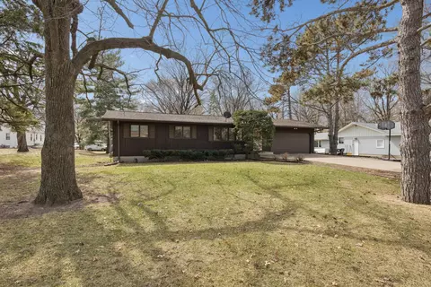 2740 Sherwood Rd, Mounds View, MN 55112