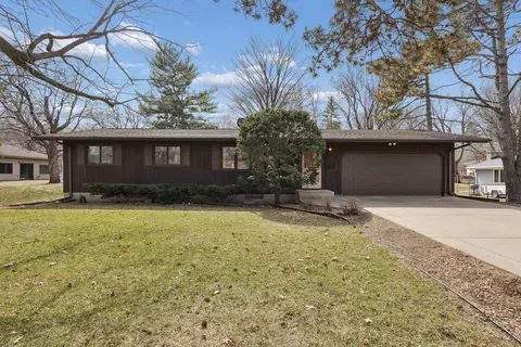 2740 Sherwood Rd, Mounds View, MN 55112