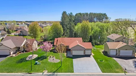25521 8th St W, Zimmerman, MN 55398