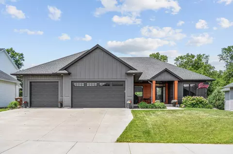 702 Eastland Ave SE, New Prague, MN 56071