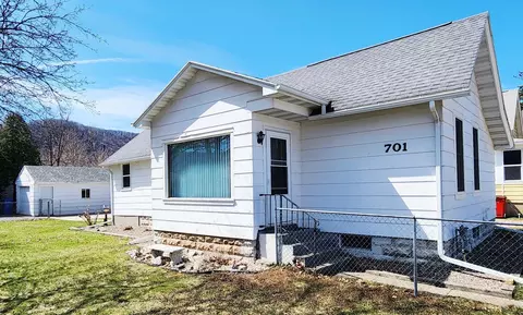 701 Olmstead St, Winona, MN 55987