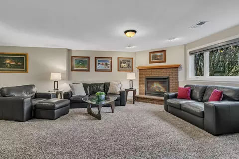 Living - 9112 Marlene Ct, Saint Cloud, MN 56301 photo 3 of 4